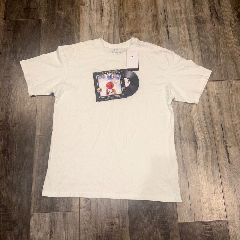 Nike Tee Harmonic Game Graphic Shirt Mens Medium White Loose Fit NWT